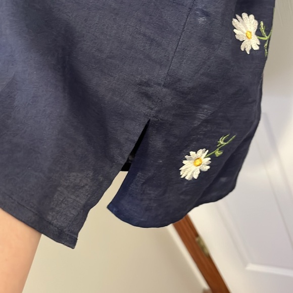 Quacker Factory Navy Blue Ramie Tunic Blouse w/ Embroidered Daisies Women’s 1X - Picture 13 of 14